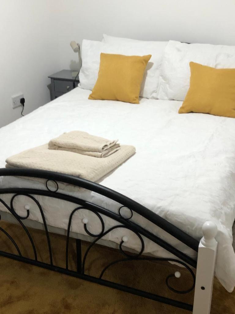 Alpha House Bed & Breakfast London Exterior photo