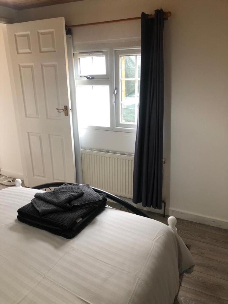Alpha House Bed & Breakfast London Exterior photo